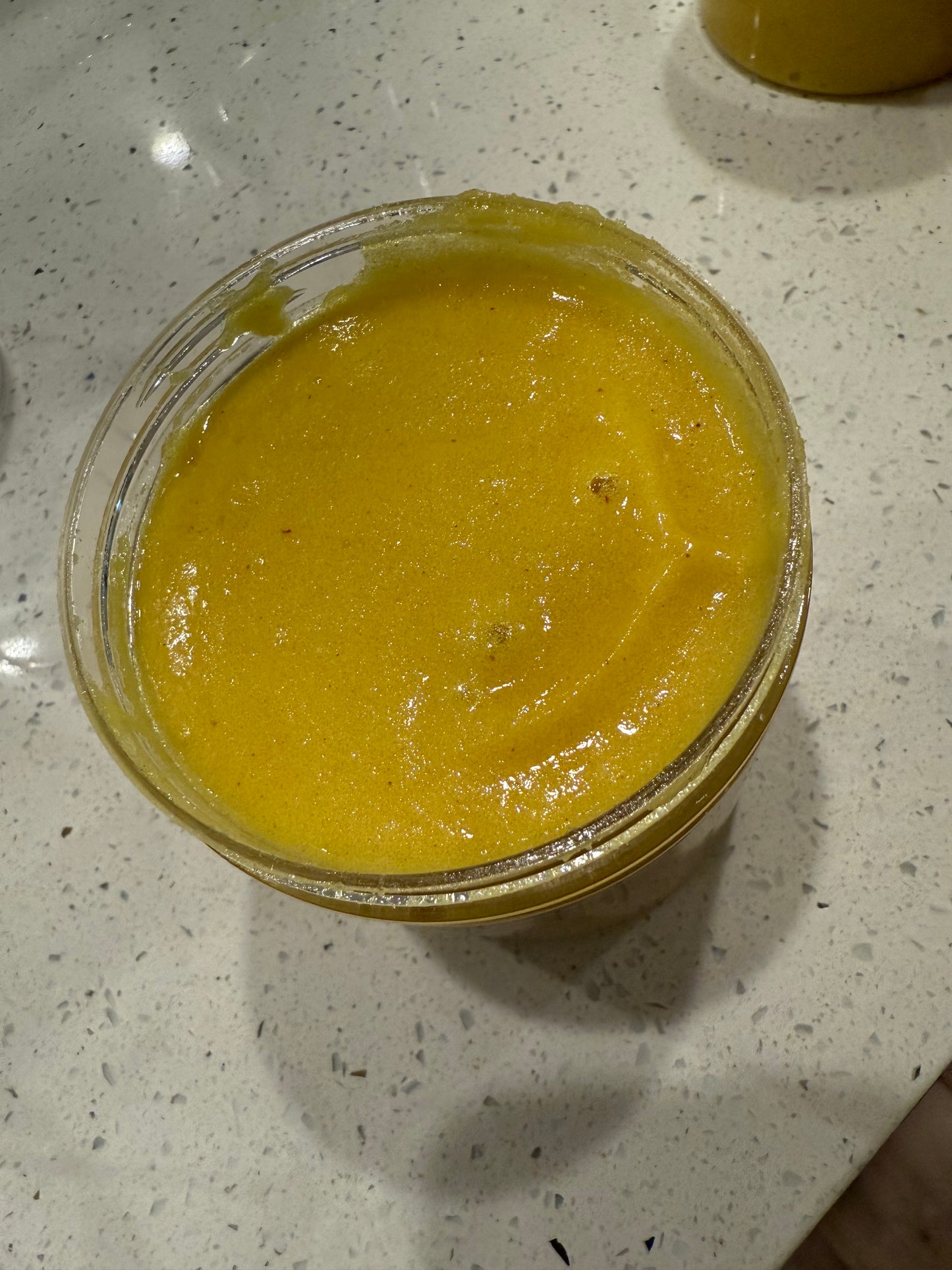 Dark spot turmeric GLOW body sugar scrub/// gommant corporel au tumeric